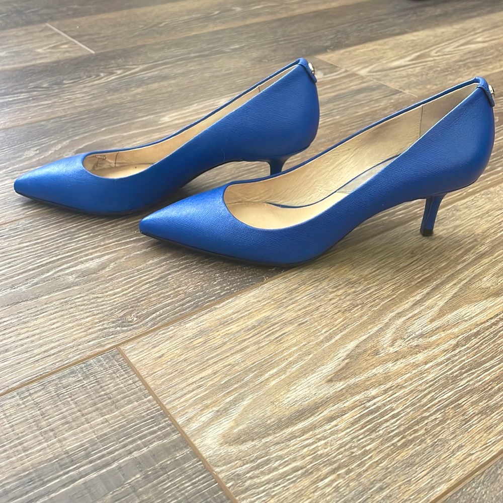 Michael kors cobalt blue flex heels - Picture 5 of 7